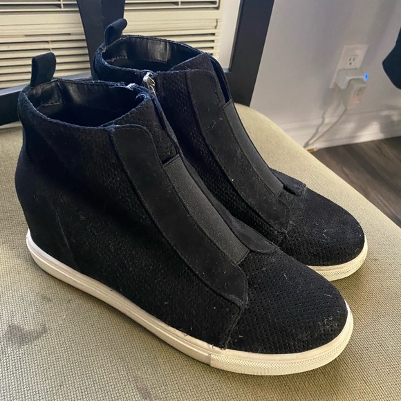 Shoes - Steve Madden booties